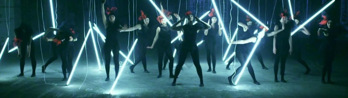 Choreographie Musikvideo Lena Meyer-Landrut Neon (Lonely People), Tänzer mit Leuchtröhren